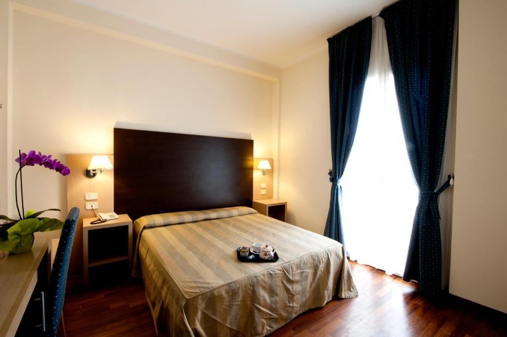 Hotel Royal Песаро Стая снимка