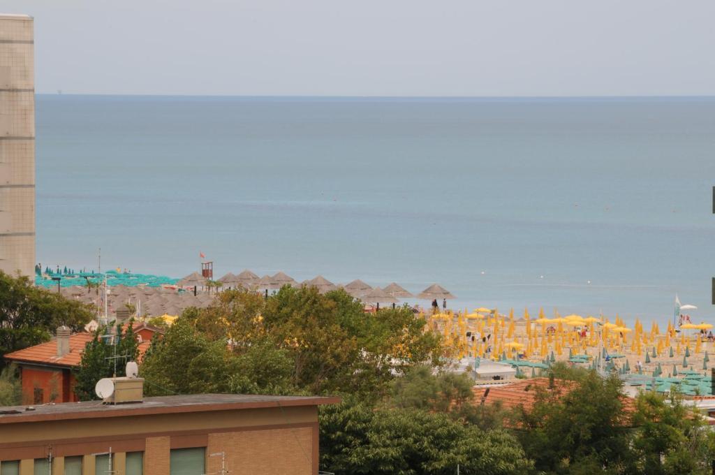 Hotel Royal Песаро Екстериор снимка